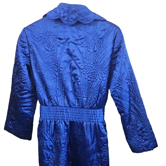 Vintage Nordstrom Blue Quilted Satin Robe With Scalloped Collar & Belted Waist - Picture 6 of 15